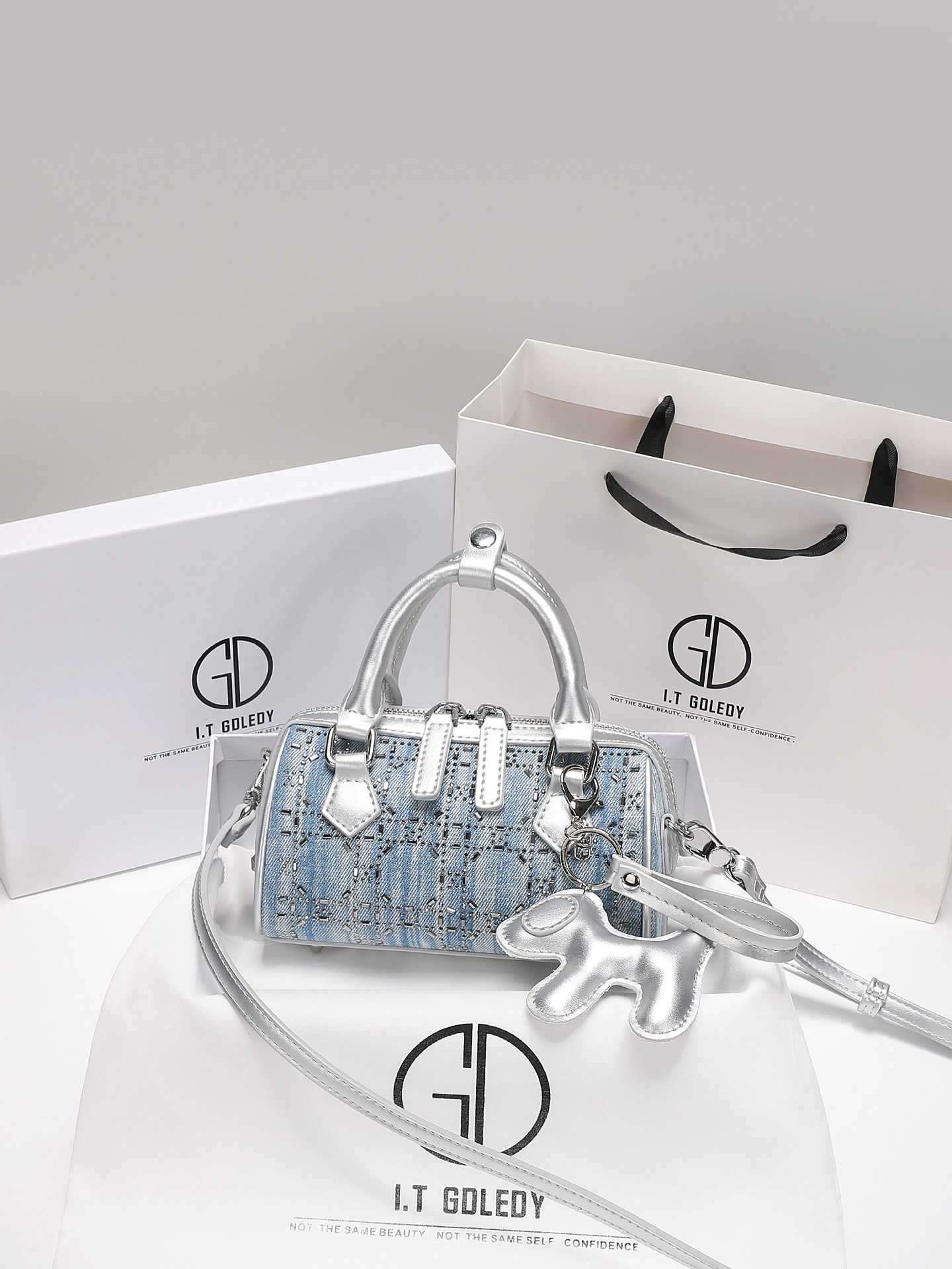 Роскошная винтажная сумка-бост – обзор и цена Luxury Bags Denim